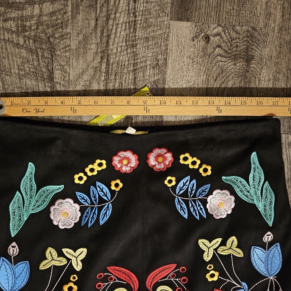 NWT Gianni Bini Floral/Beaded Suede Skirt Multi Size Large - Picture 5 of 6